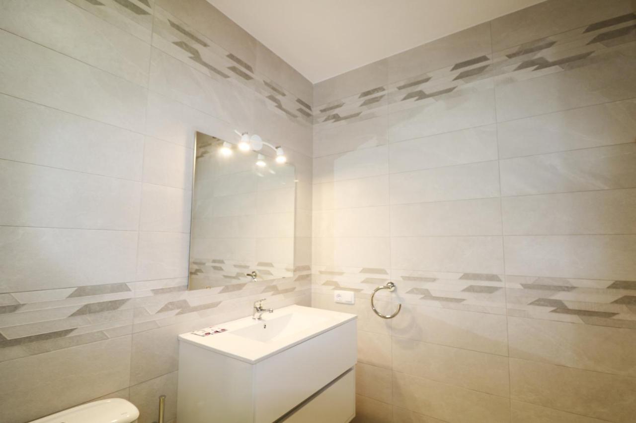 Villa Las Marinas - 4, Con Piscina Privada Y A 5 Minutos De La Playa Arenal d'en Castell Esterno foto